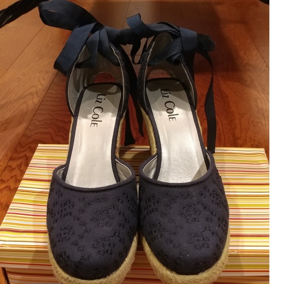 Wedge tie up shoes - Picture 3 of 6